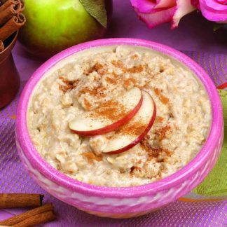 Oatmeal with Apples and Cinnamon